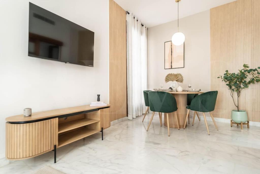 And Support - Charitable By Rems Apartment Málaga